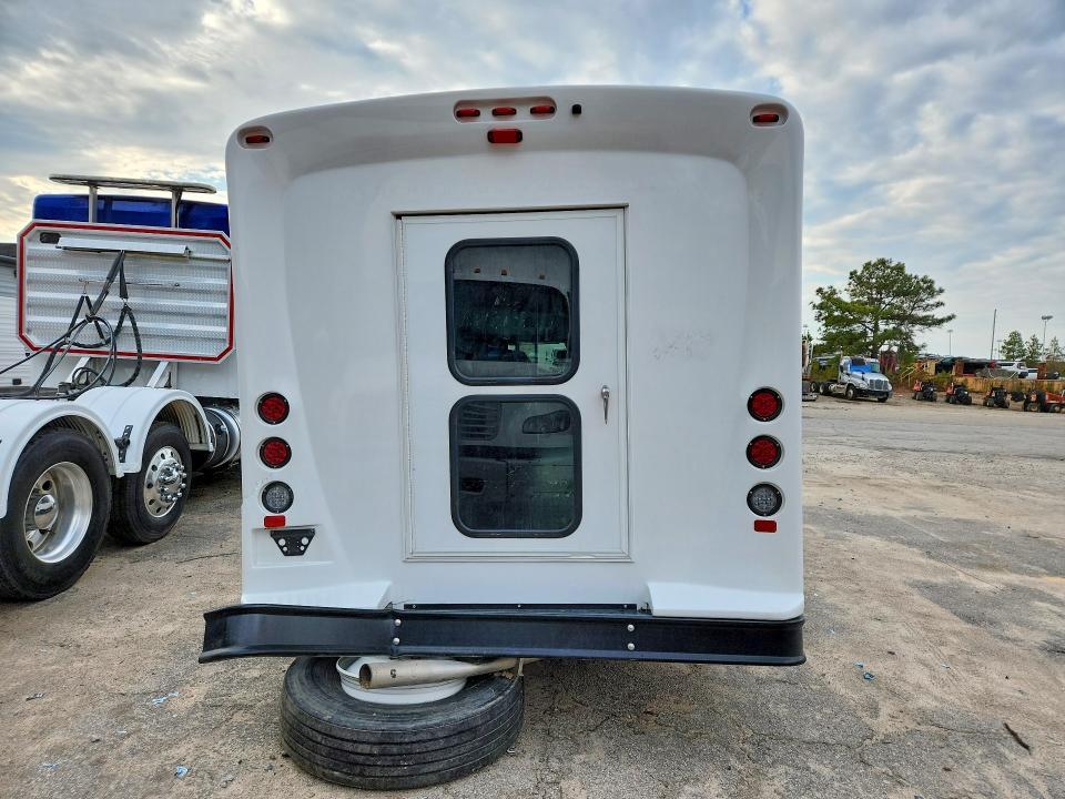 2025 Ford Econoline E450 Super Duty Cutaway van
