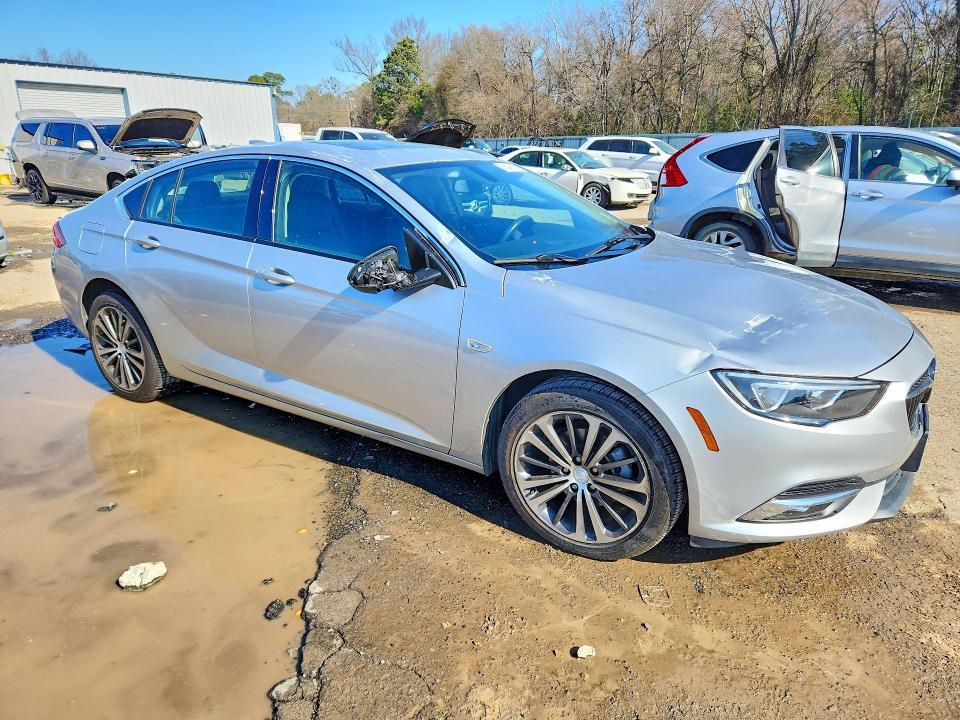 2018 Buick Regal Essence