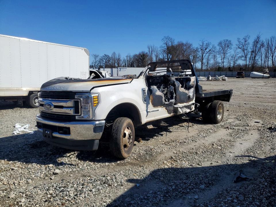 2019 Ford F350 Super Duty Flatbed Truck