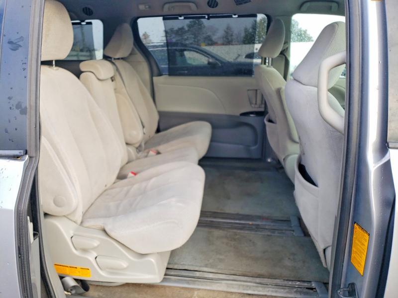2013 Toyota Sienna le