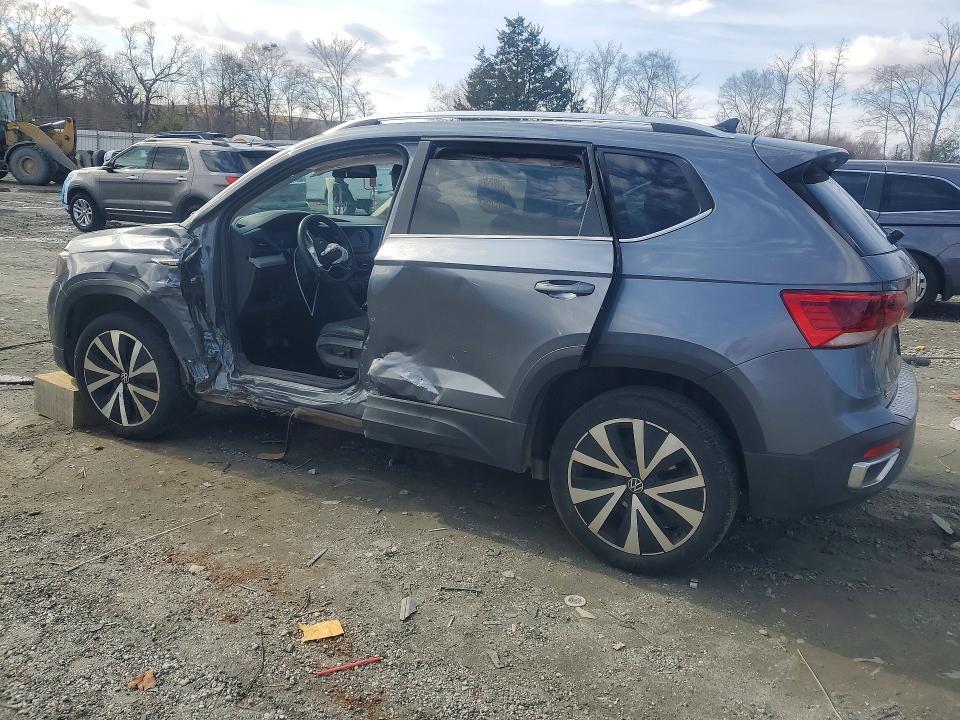 2022 Volkswagen Taos se