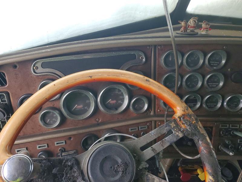 2005 Peterbilt 379 Semi Truck