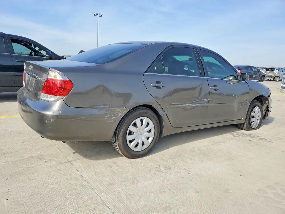 2005 Toyota Camry le