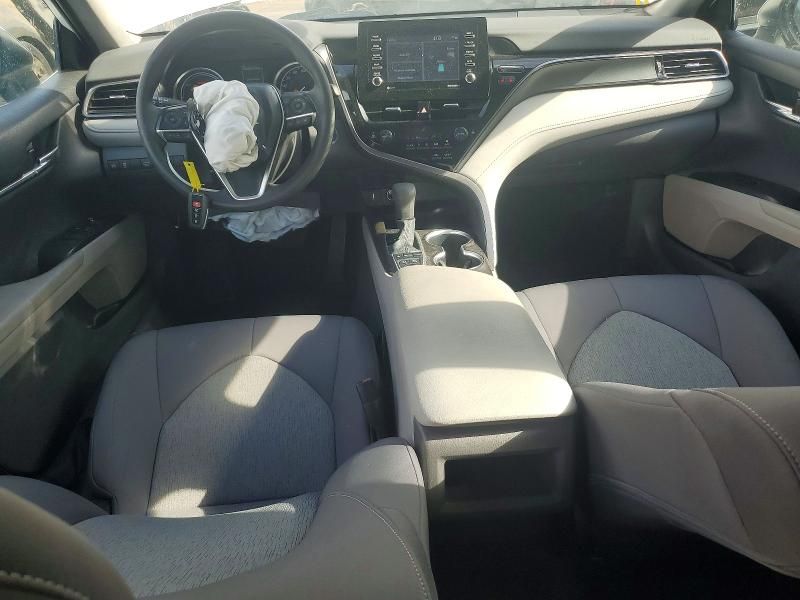 2022 Toyota Camry le