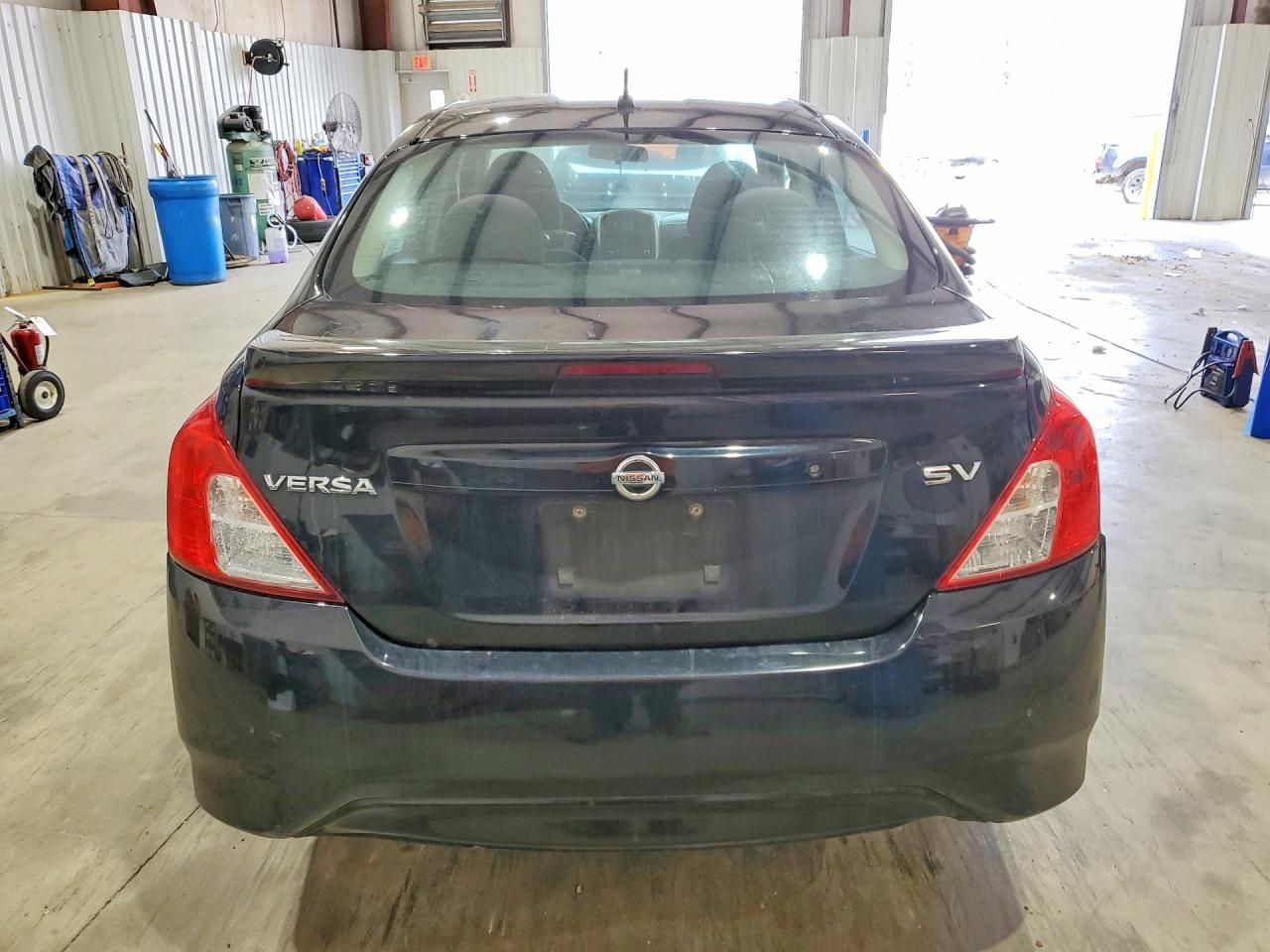 2017 Nissan Versa sv