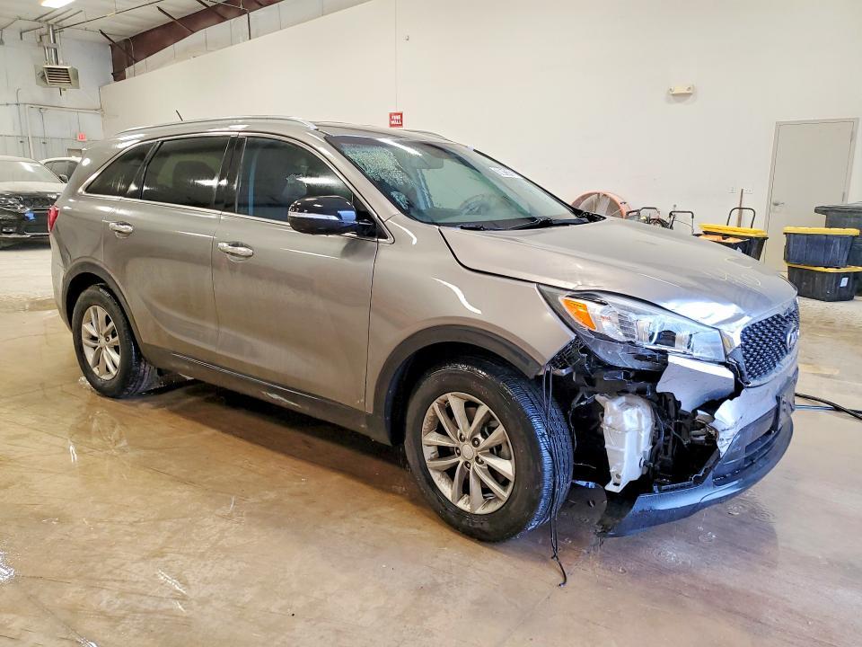 2017 KIA Sorento lx V6