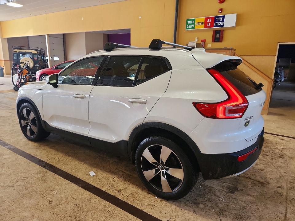 2021 Volvo Xc40 T5 Momentum
