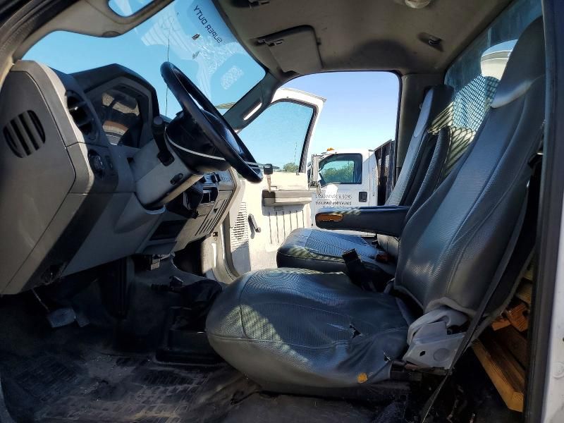 2013 Ford F650 Super Duty Flatbed Truck