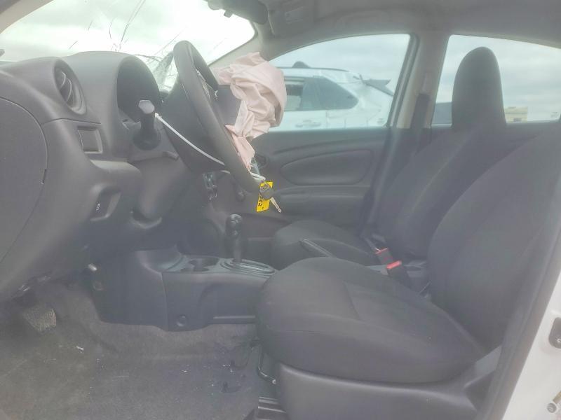 2015 Niss Versa 1.6 s