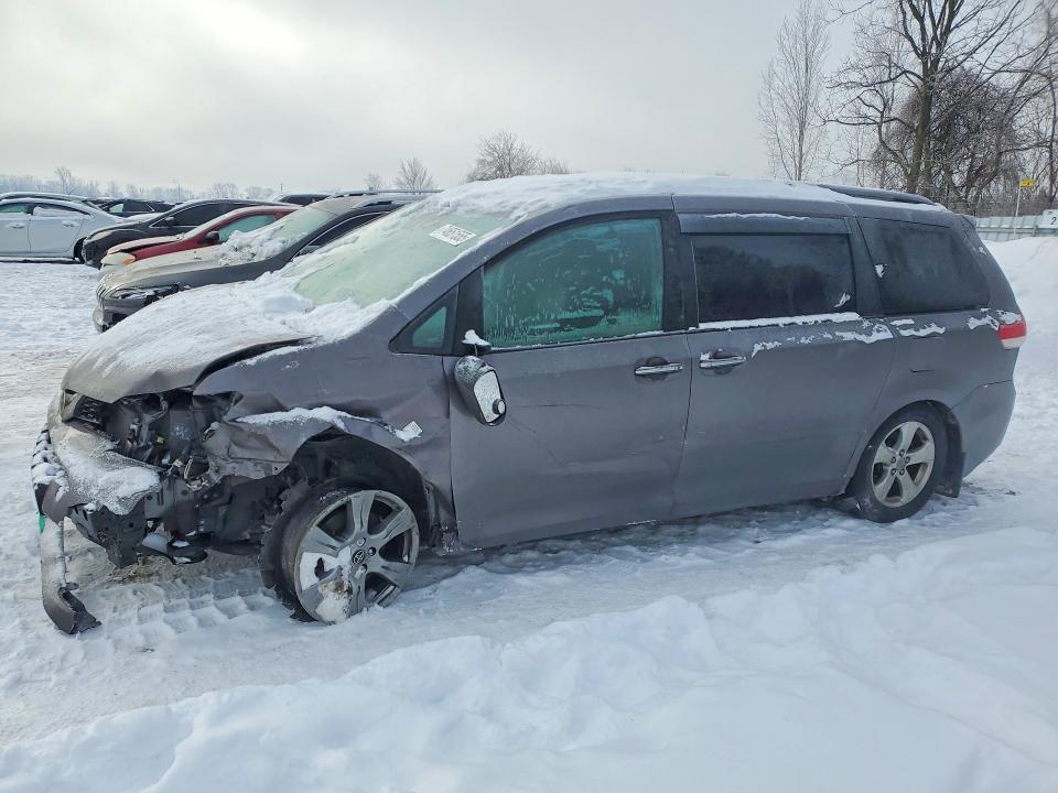 2019 Toyota Sienna se