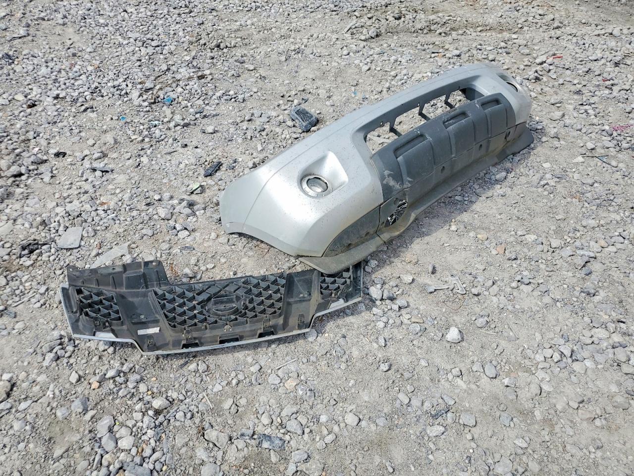 2014 Niss Frontier SV