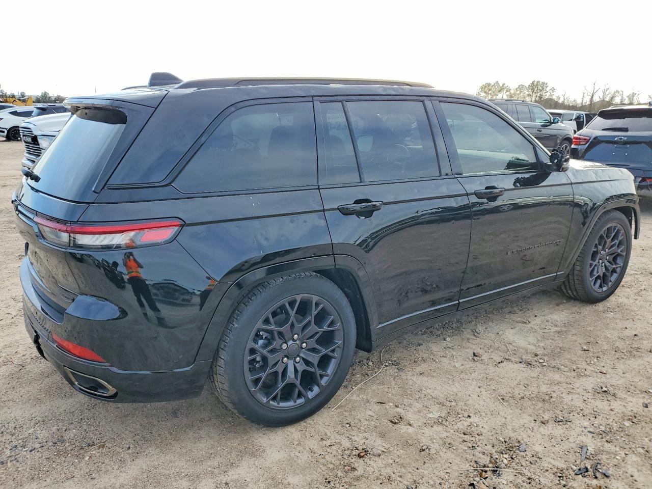 2025 Jeep Grand Cherokee Summit