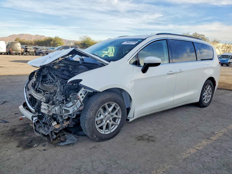 2020 Chrysler Voyager lxi