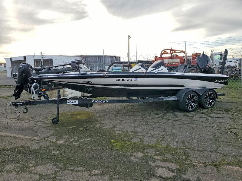 2022 Caymas Boat