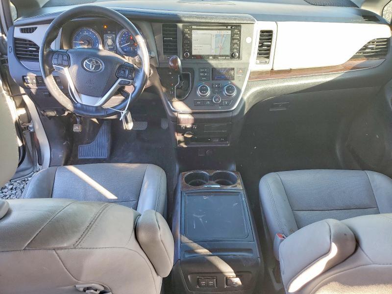2019 Toyota Sienna xle