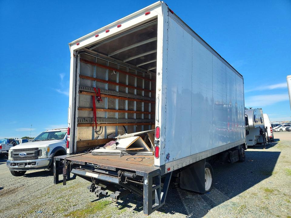 2014 Isuzu NRR BOX Truck