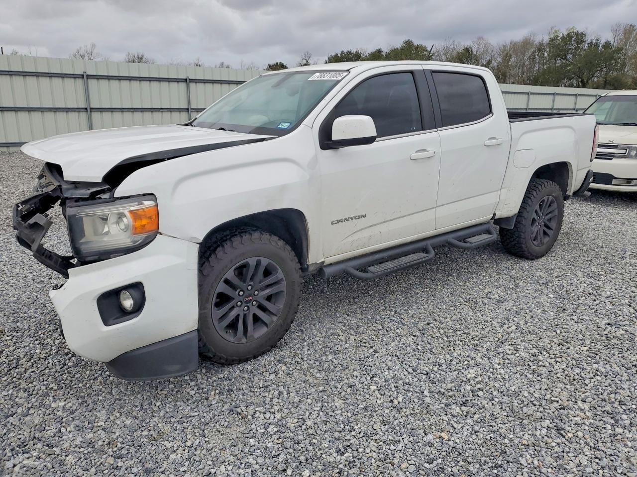 2020 GMC Canyon SLE