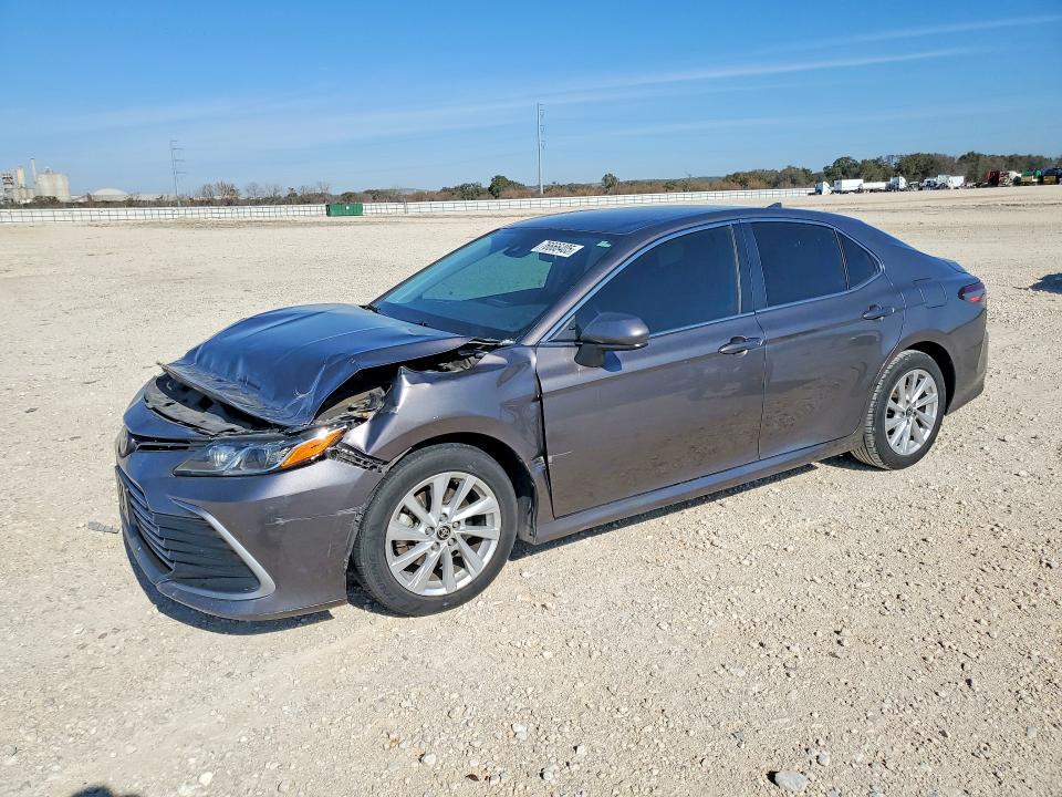2021 Toyota Camry le