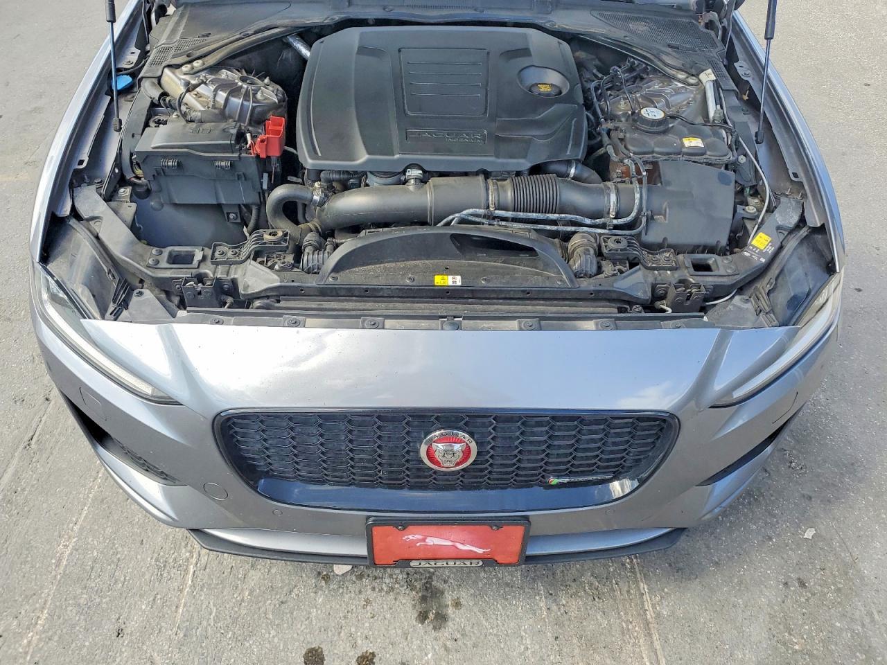 2020 Jaguar Xe R-dynamic s