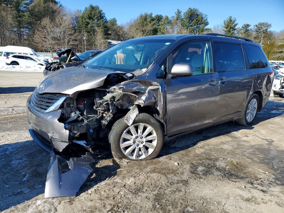 2011 Toyota Sienna le