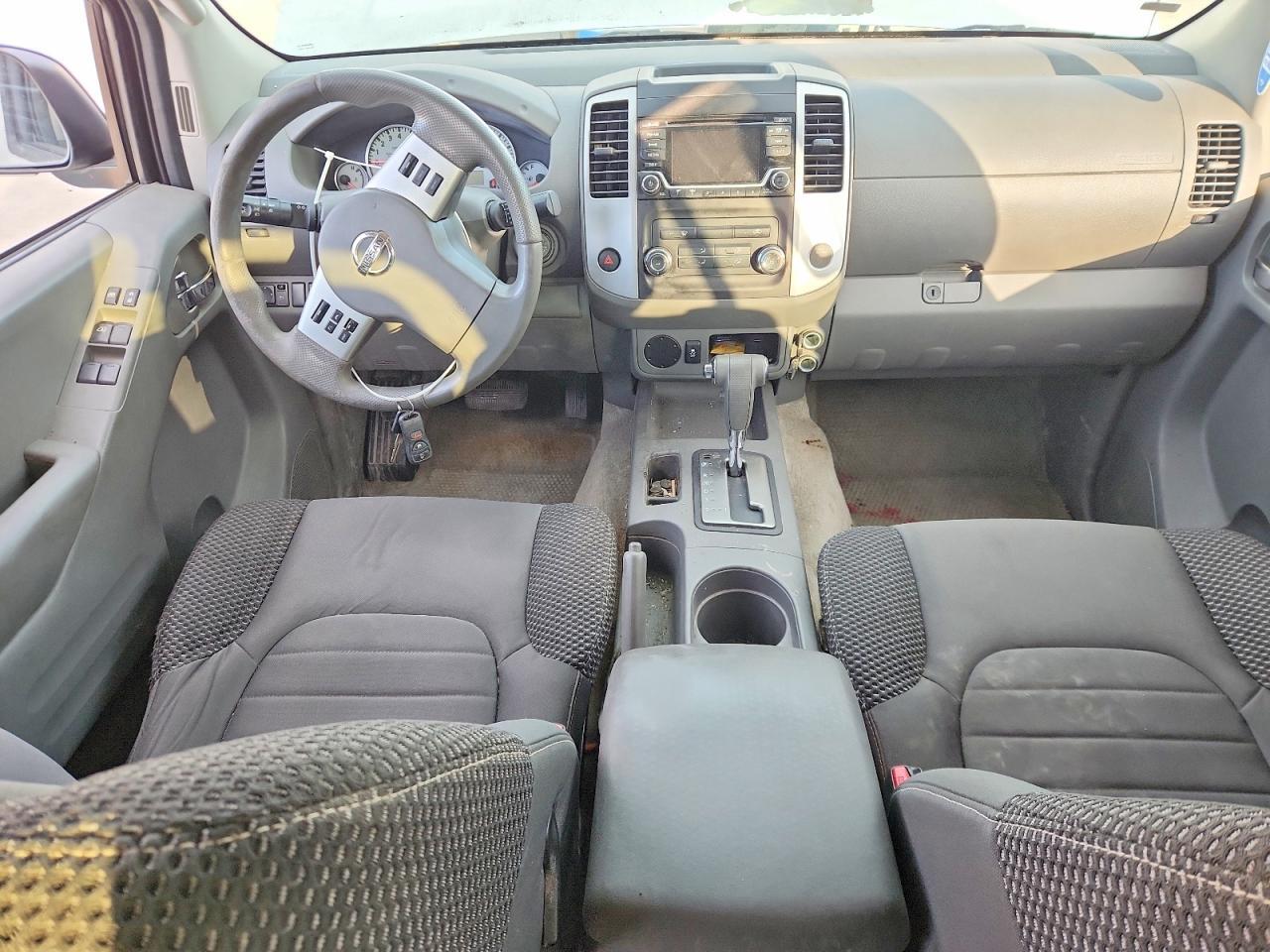 2016 Nissan Frontier s