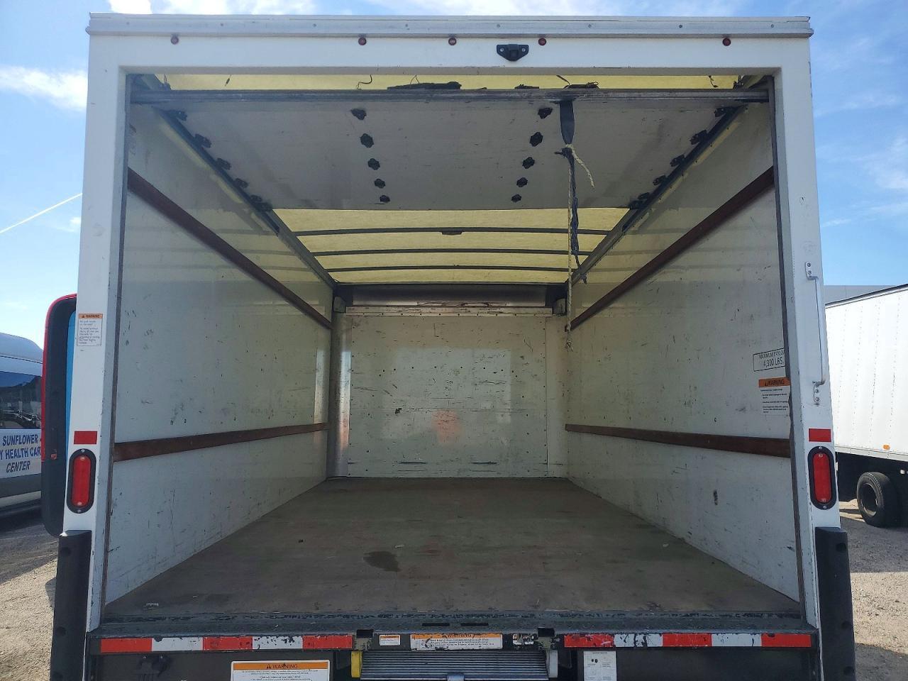 2021 GMC Savana BOX Truck