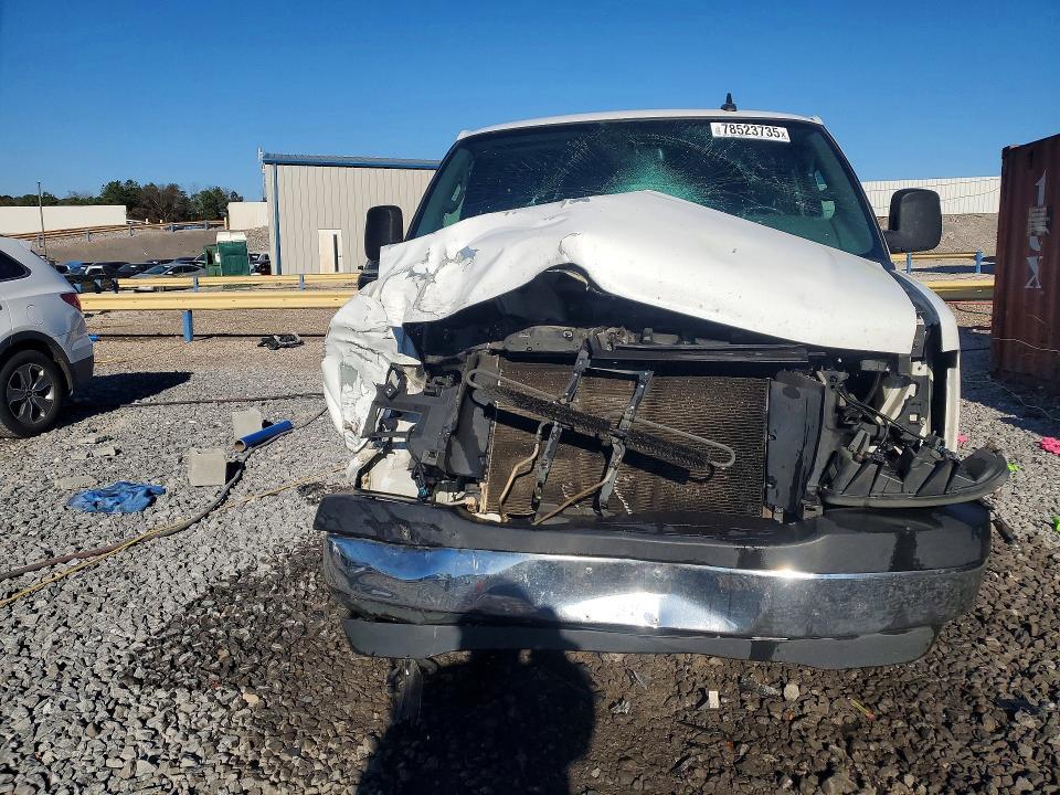 2017 Chevrolet Express Cargo 3500 1