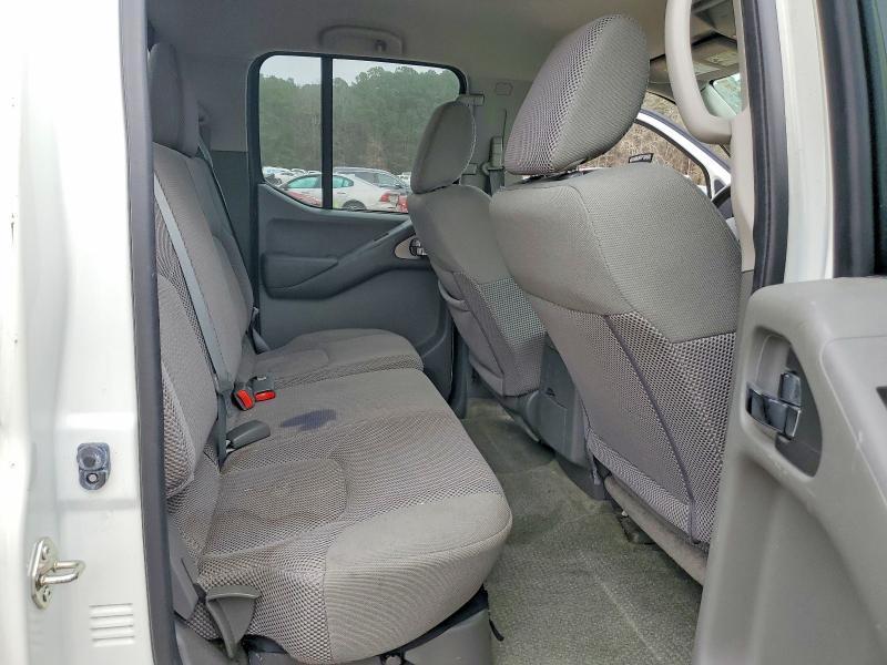 2017 Nissan Frontier sv