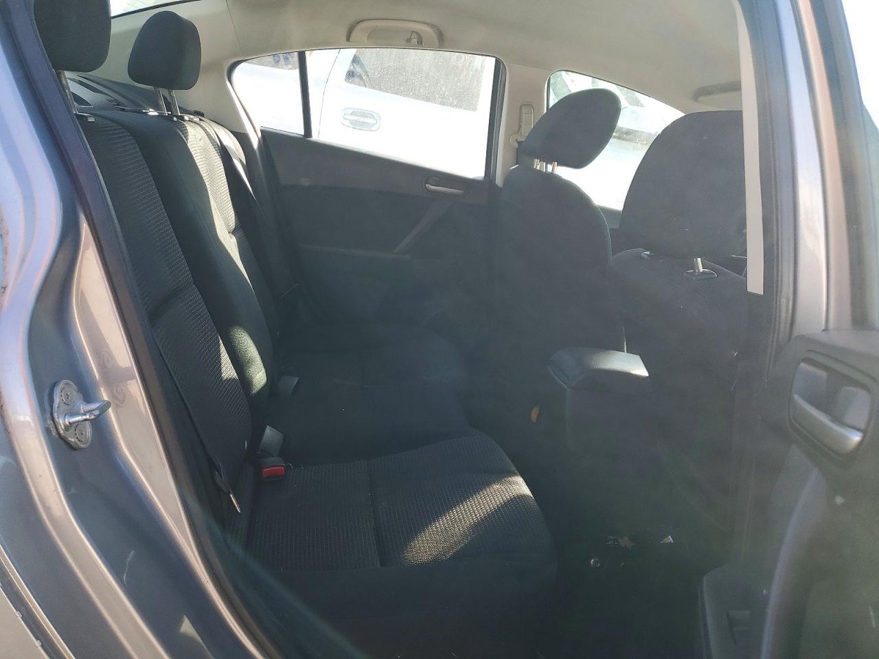 2013 Mazda 3 I