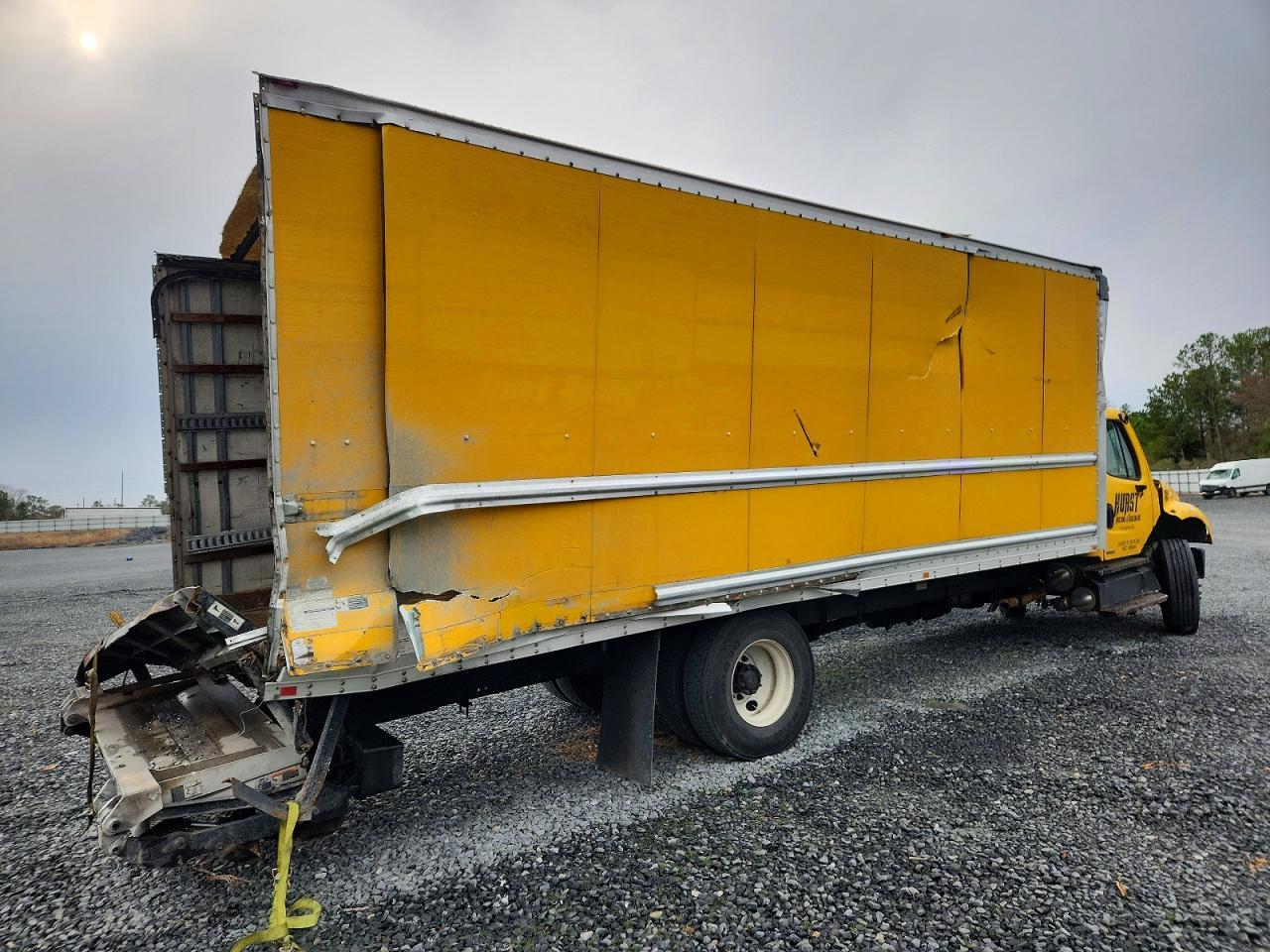 2012 Freigliner 2012 Freightliner Business Class M2 BOX Truck