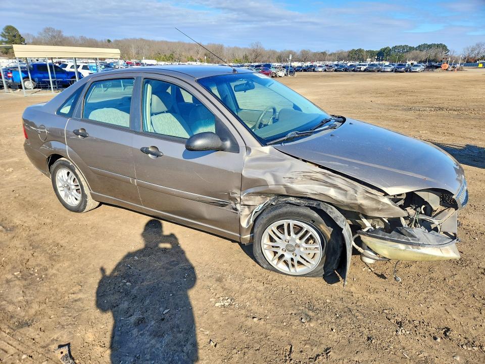 2005 Ford Focus ZX4
