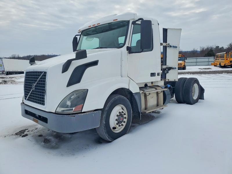 2016 Volvo VNL Semi Truck