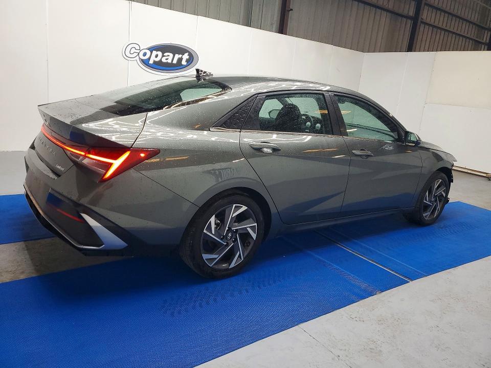 2025 Hyundai Elantra Limited