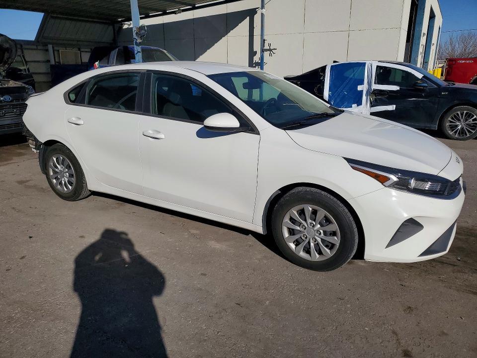 2023 KIA Forte lx