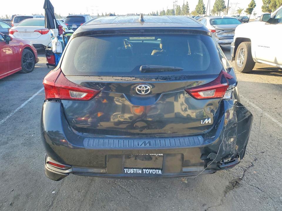 2017 Toyota Corolla im