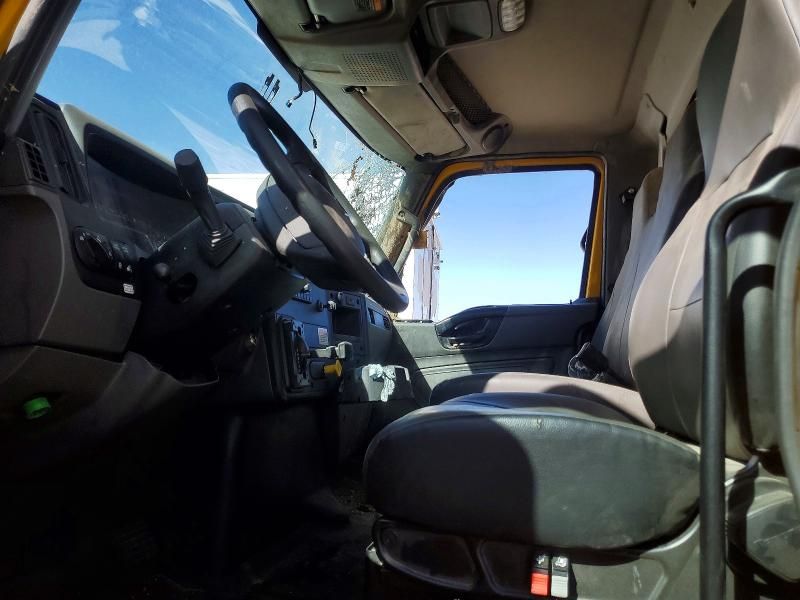 2022 International MV607 BOX Truck