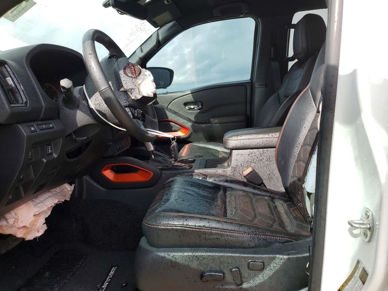 2025 Nissan Frontier s