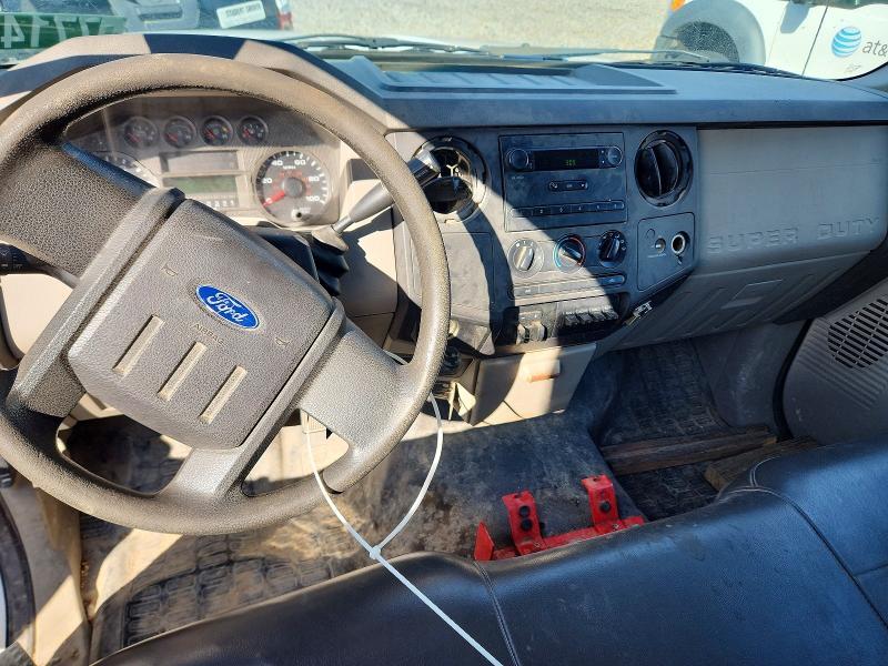 2010 Ford F350 Super Duty Flatbed Truck