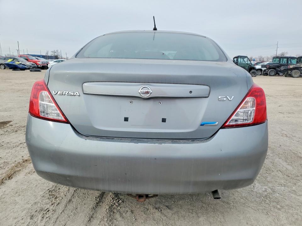 2012 Nissan Versa s