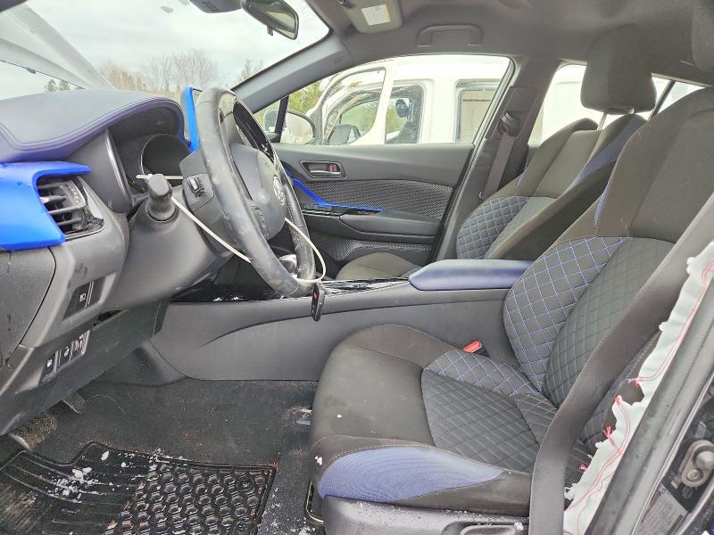 2021 Toyota C-hr xle