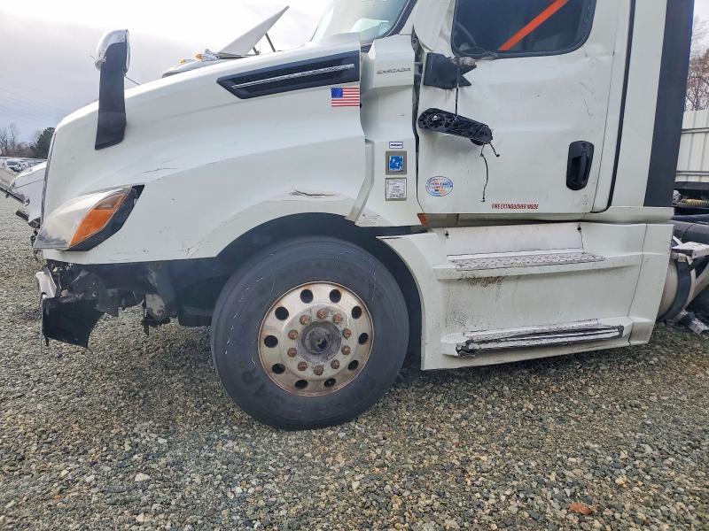 2021 Freigliner 2021 Freightliner Cascadia 126 Semi Truck