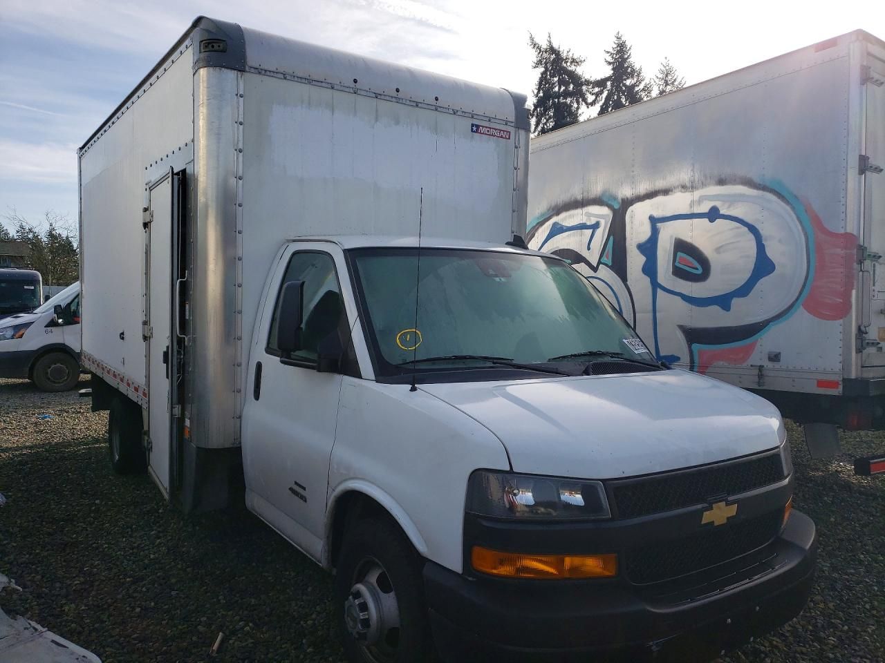 2021 Chevrolet Express 2500 box Truck