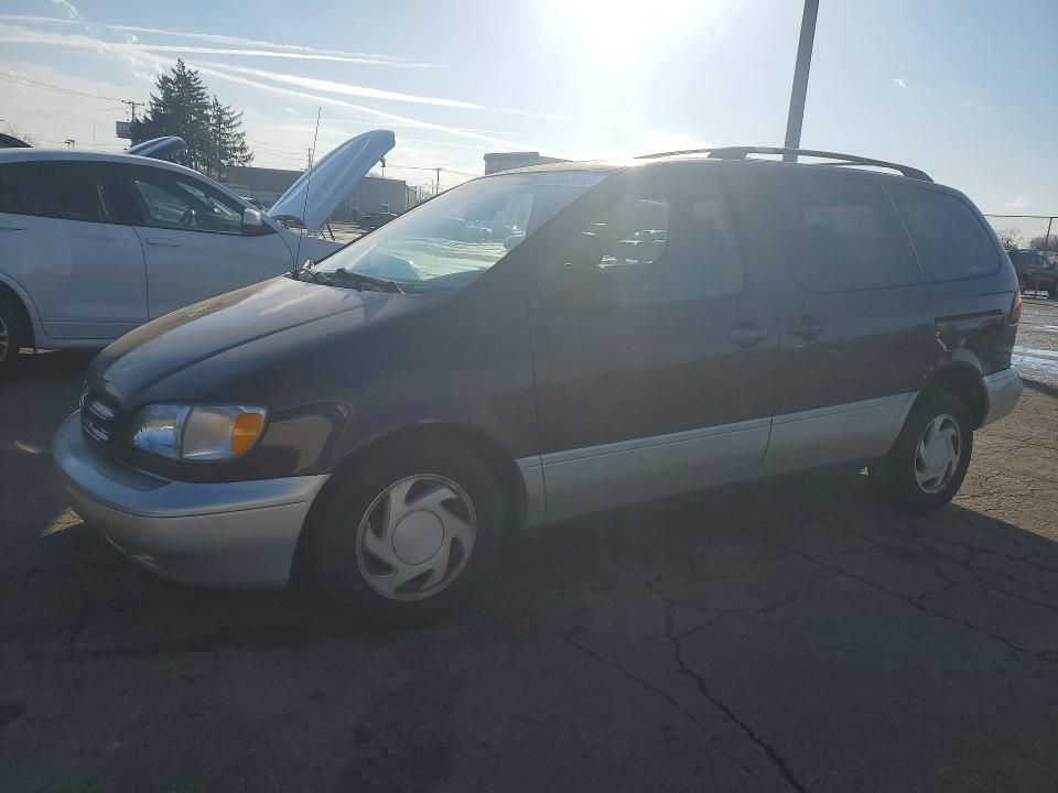 2000 Toyota Sienna xle