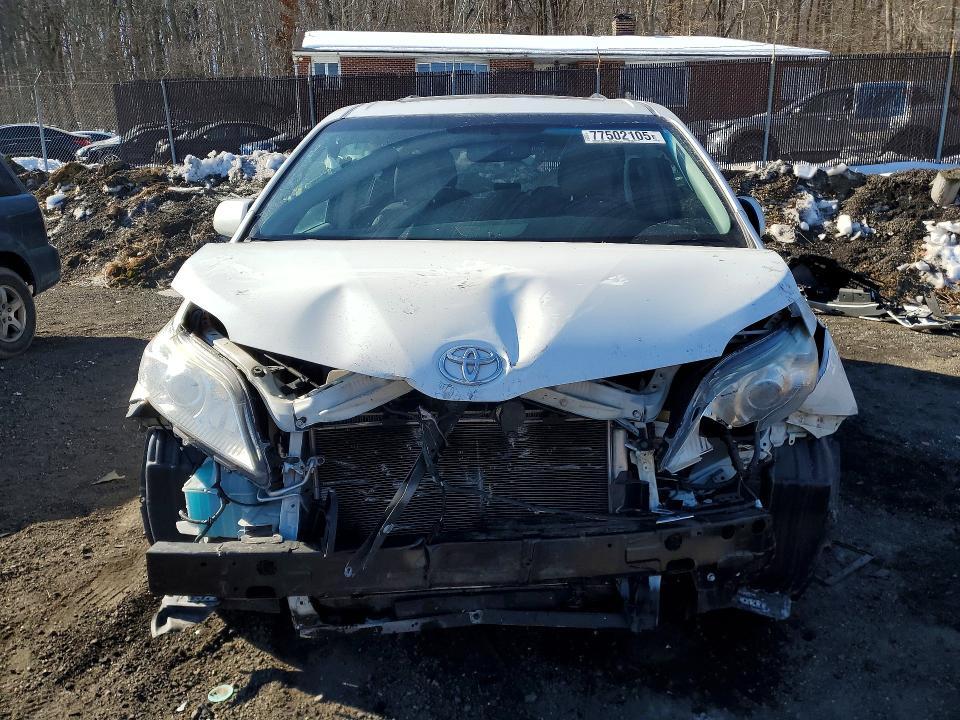 2016 Toyota Sienna xle