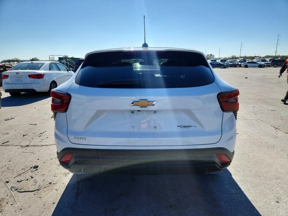 2025 Chevrolet Trax ls