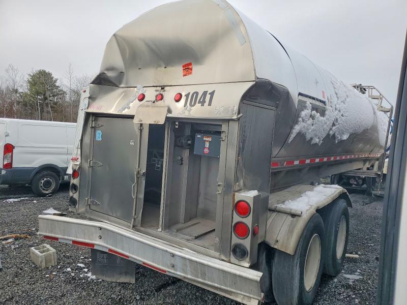 2007 Walker Tank Trailer