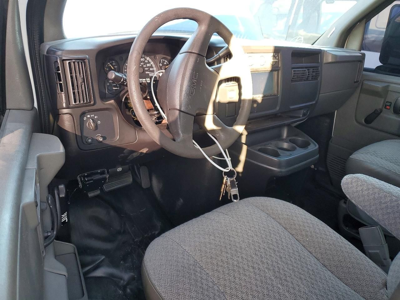 2003 GMC Savana Cutaway G3500