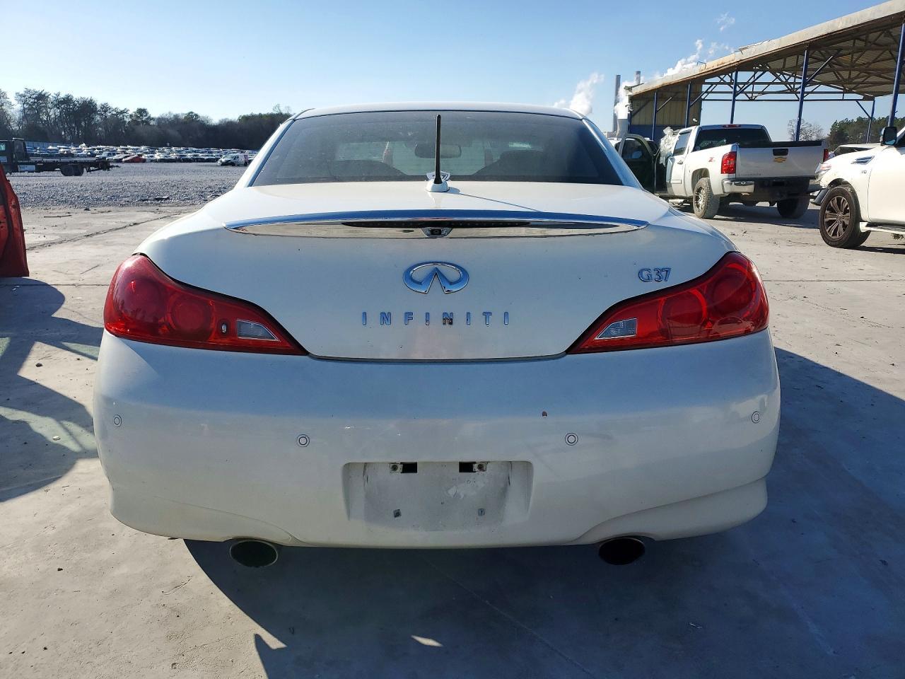 2011 Infiniti G37 Base