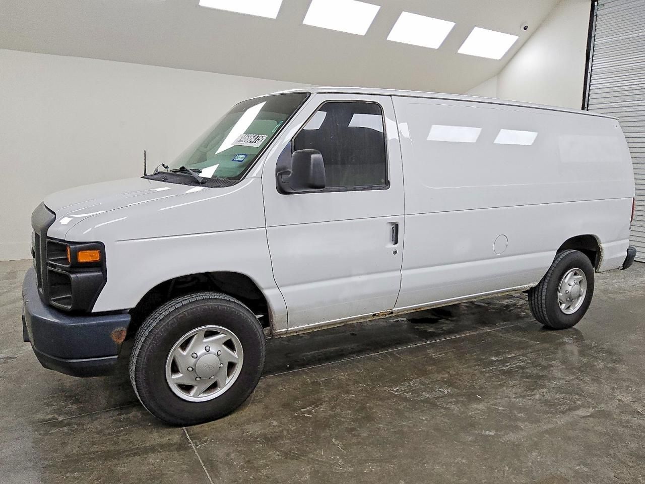 2013 Ford Econoline E250 van