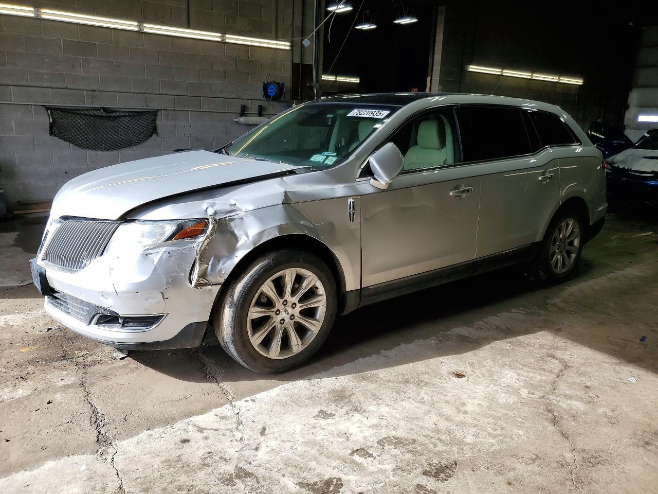 2015 Lincoln MKT